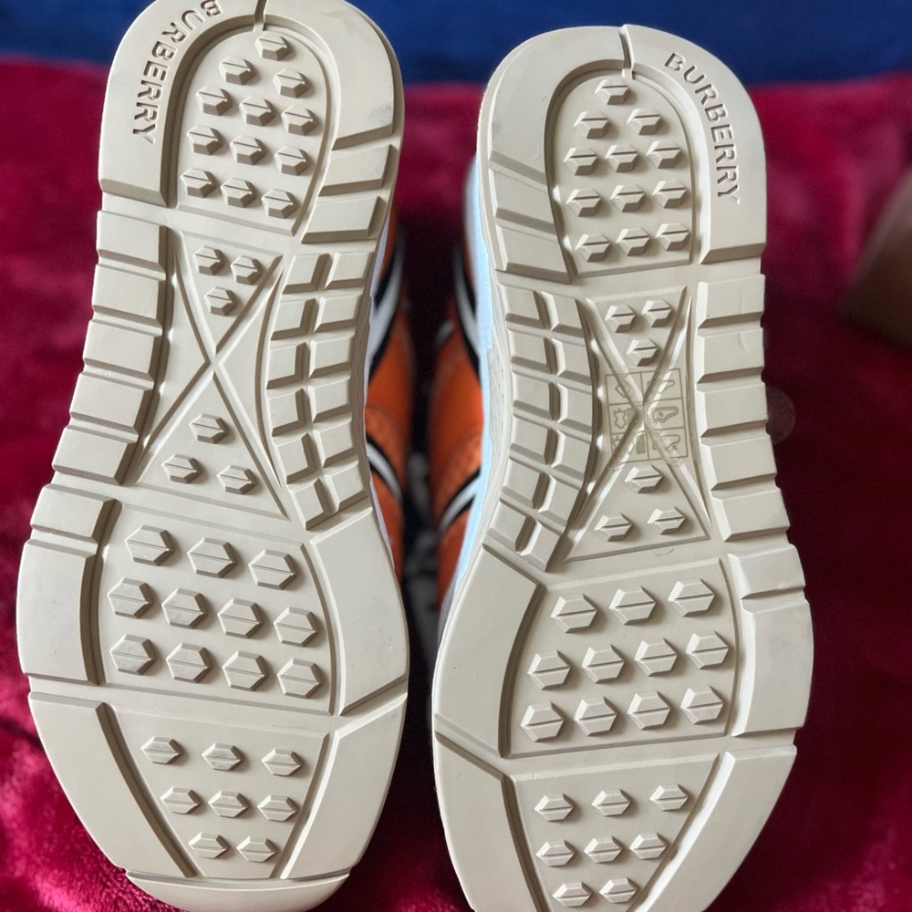 Burberry Sneakers - Picture 2 of 4